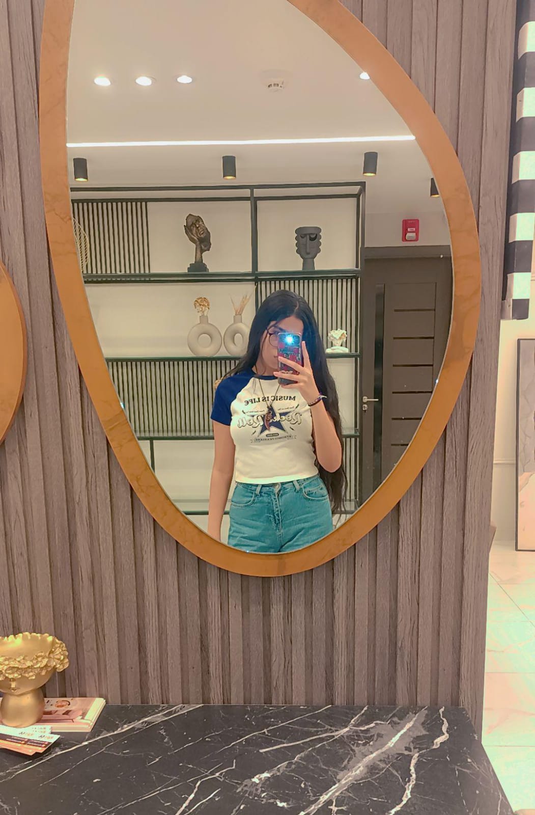 6c8dd73e-dffe-4f38-a98c-679e803d15d0